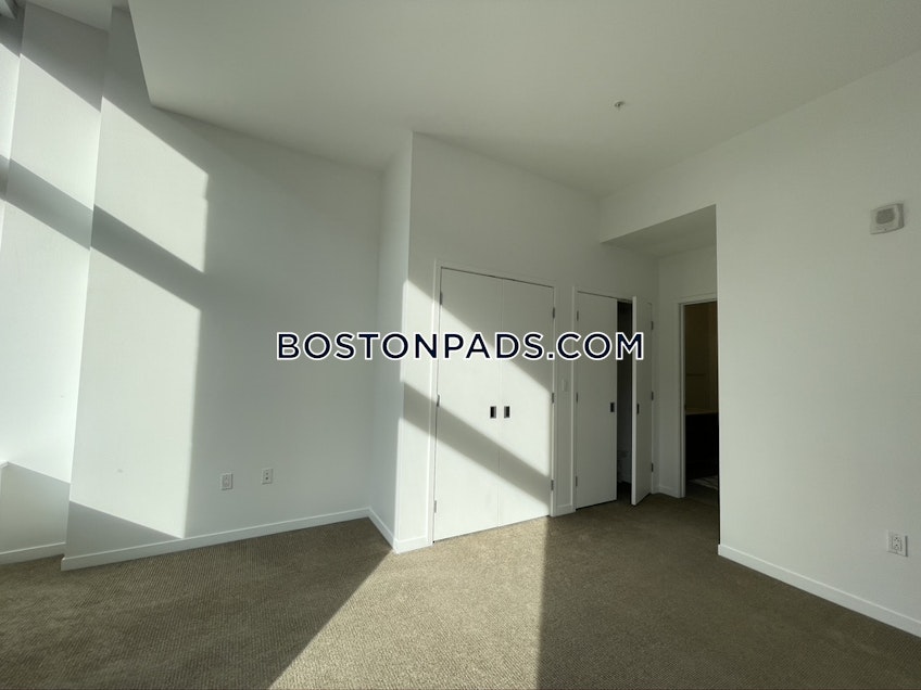 Boston - $5,885 /month