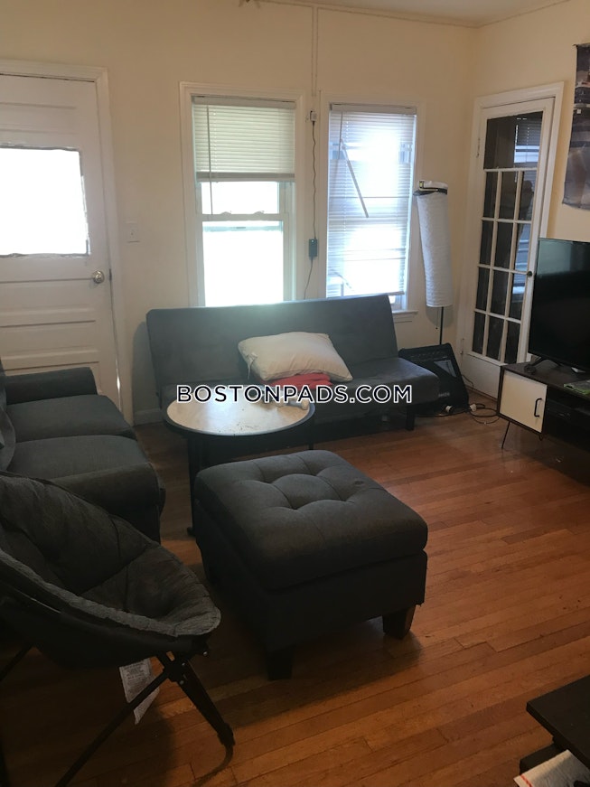 Boston - $3,600 /mo