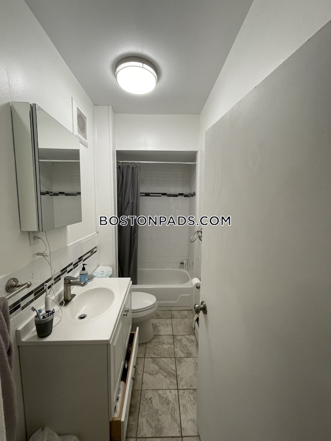 Boston - $4,000 /mo