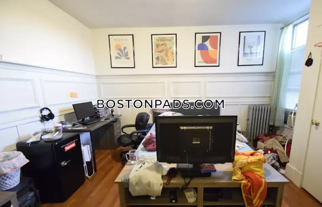 Boston - $4,600 /mo