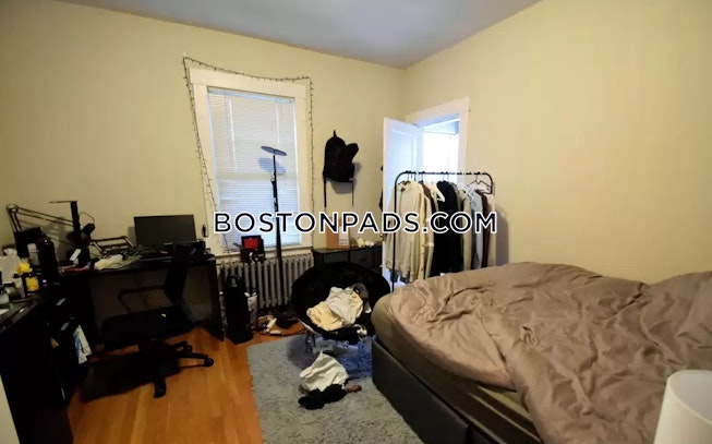 Boston - $4,600 /mo