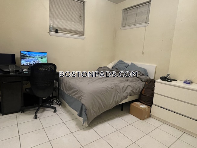 Boston - $2,300 /mo