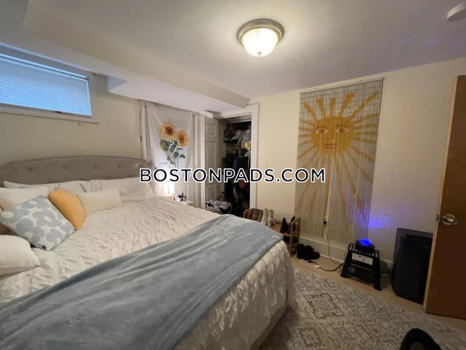 Boston - $5,000 /mo