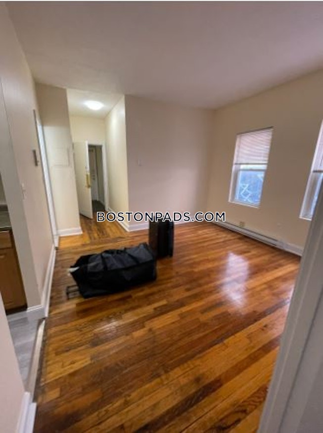 Boston - $2,995 /mo