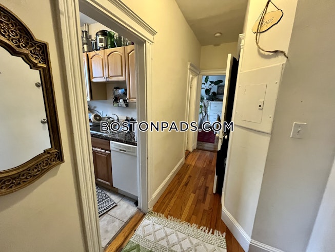 Boston - $2,300 /mo