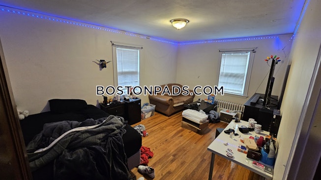 Boston - $10,675 /mo