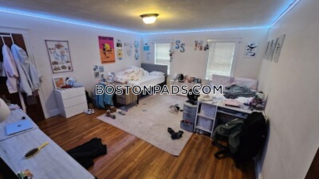 Boston - $8,700 /mo