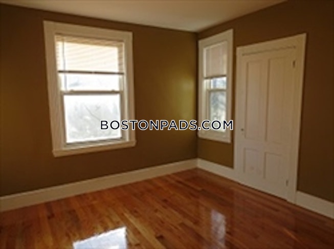 Boston - $3,300 /mo