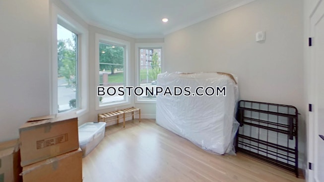Boston - $4,495 /mo