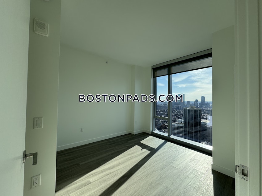 Boston - $3,573 /month