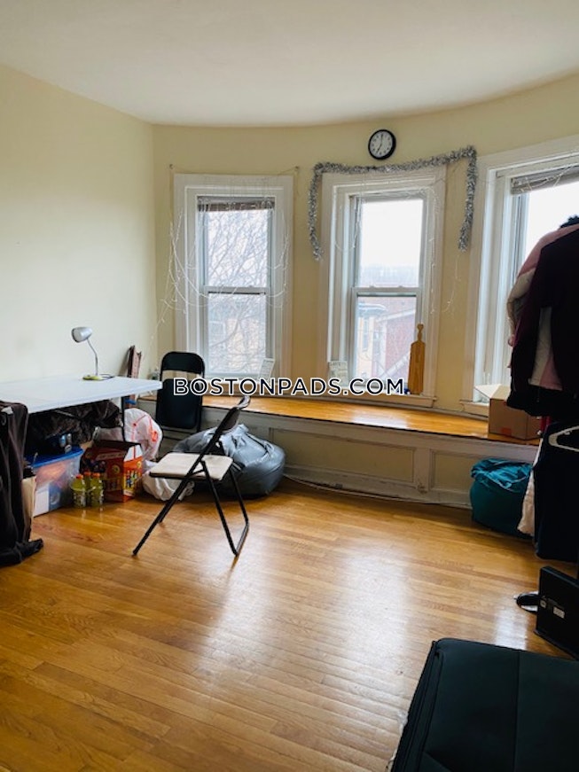 Boston - $3,200 /mo