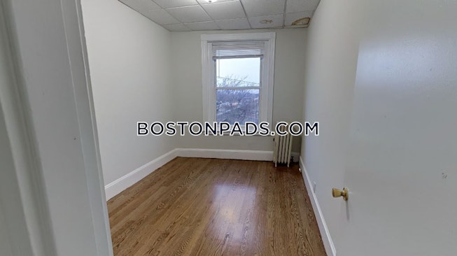 Boston - $4,075 /mo