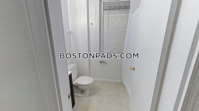 Boston - $4,075 /mo