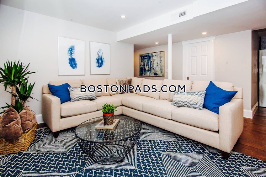 Boston - $4,025 /month