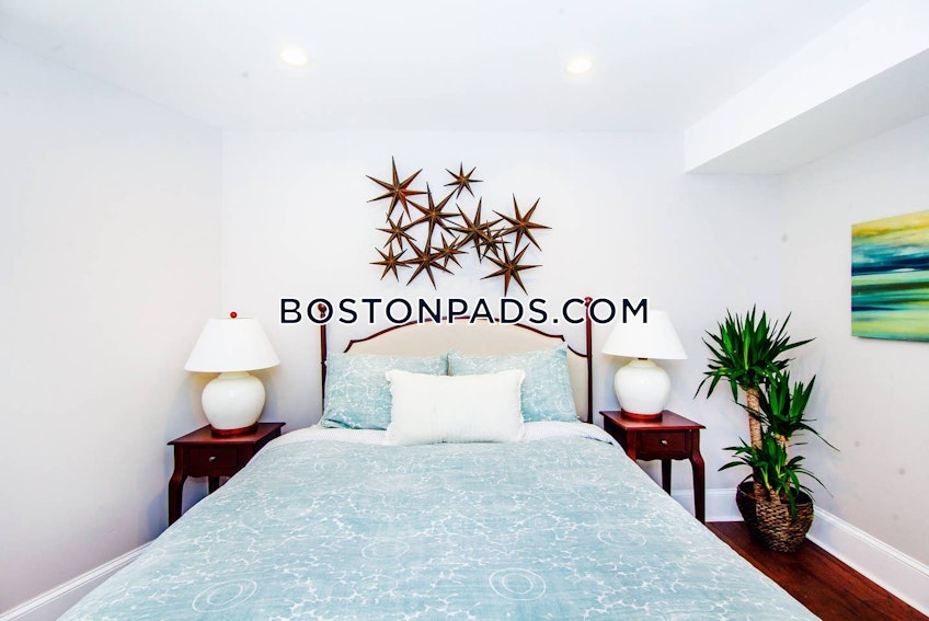 Boston - $4,025 /month