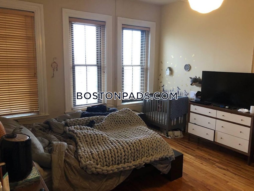 Boston - $4,650 /month