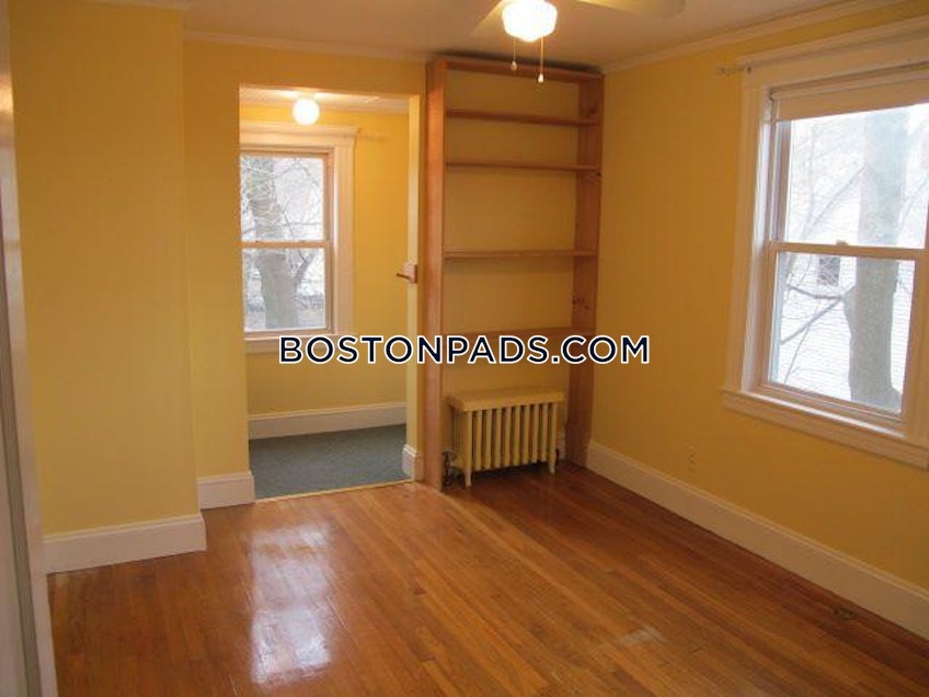 Boston - $2,900 /month