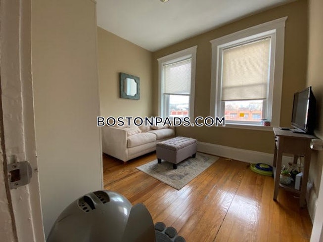 Boston - $3,600 /mo