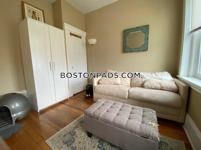 Boston - $3,600 /mo