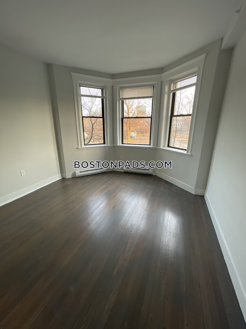 Boston - $3,200 /month