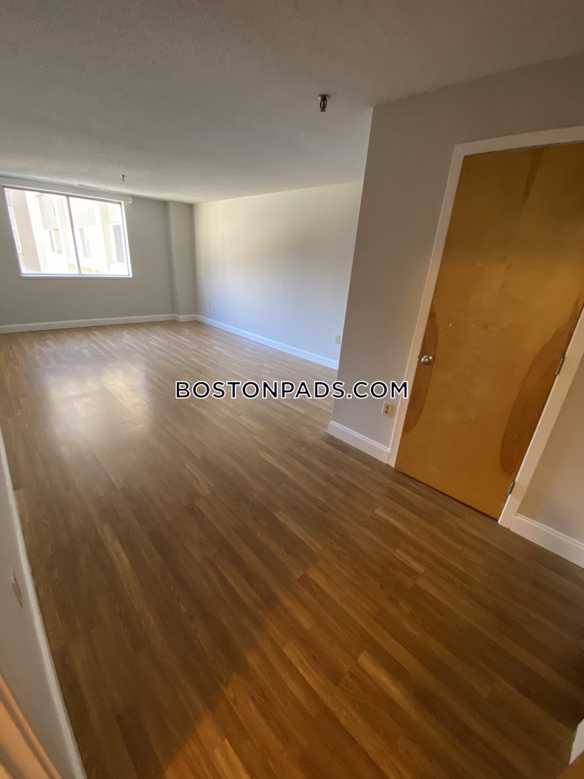 Boston - $2,450 /month