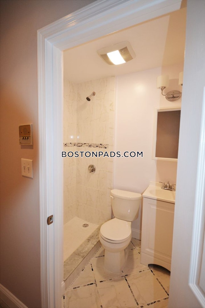 Boston - $3,000 /mo