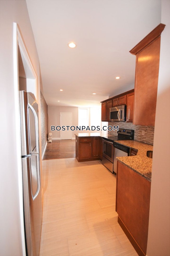 Boston - $3,000 /mo