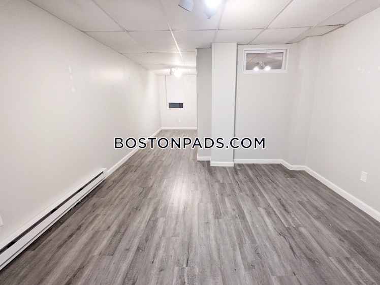 Maverick St., Boston