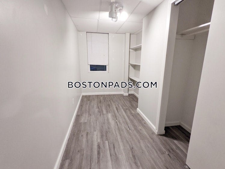 Maverick St., Boston