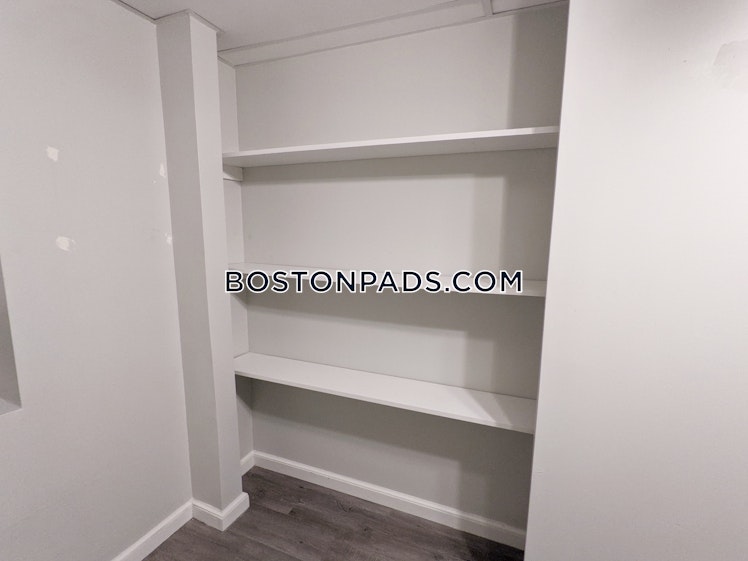 Maverick St., Boston