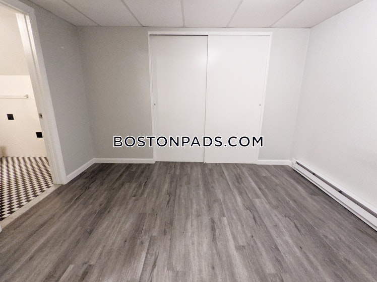 Maverick St., Boston