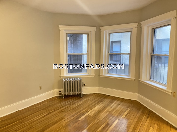 northeasternsymphony-modern-1-bed-1-bath-available-now-on-hemenway-st-in-fenway-boston-2350-3769024 