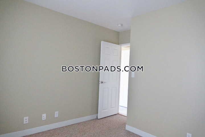 Camelot Ct. Boston picture 7