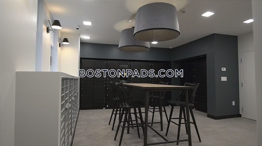 Boston - $2,925 /month