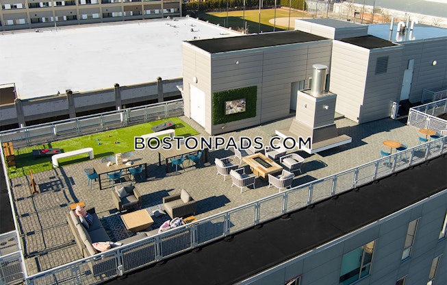 Boston - $2,950 /mo