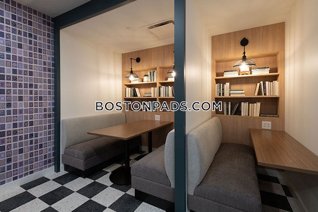 Boston - $2,950 /mo