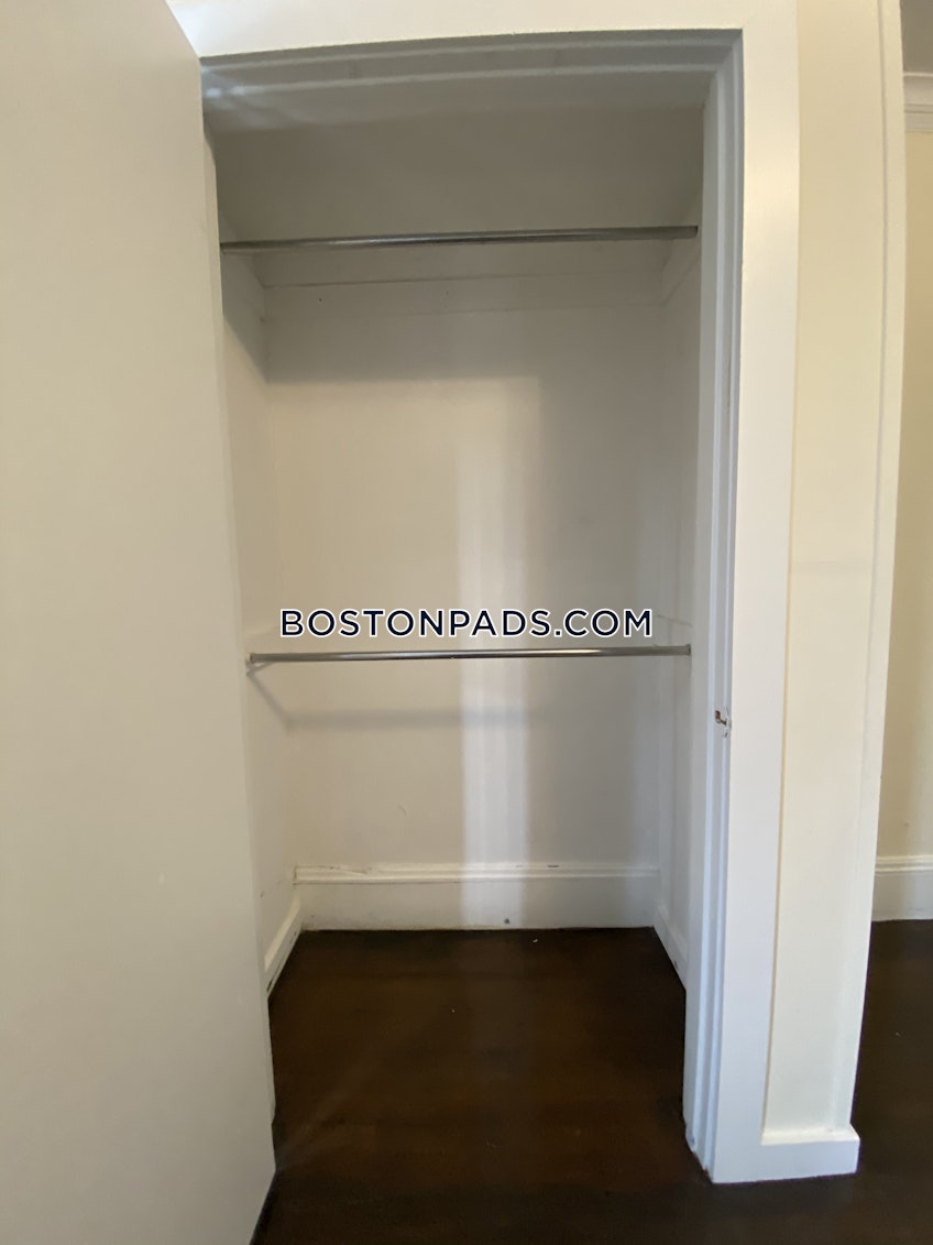 Boston - $5,795 /month
