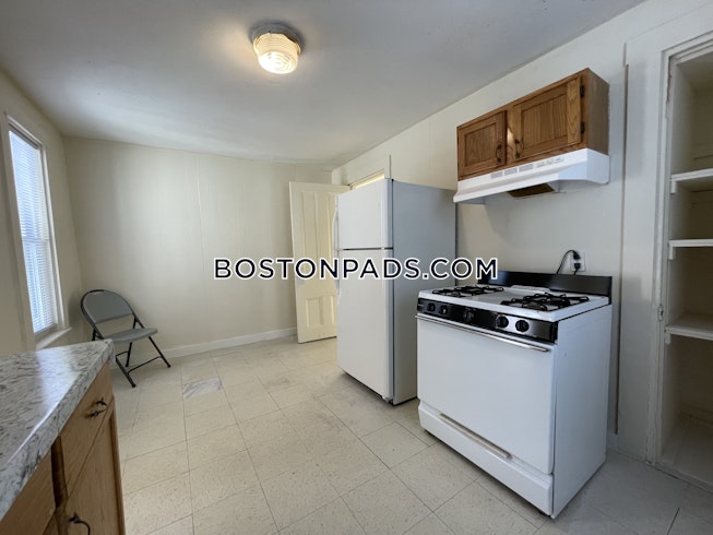 Boston - $2,700 /mo