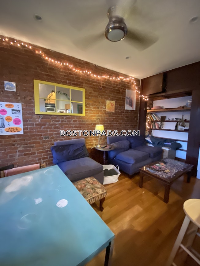 Boston - $3,430 /mo