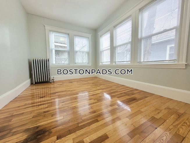 Boston - $3,940 /mo