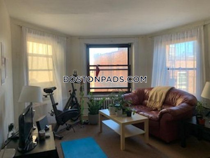 back-bay-2-beds-1-bath-boston-3100-4064673 