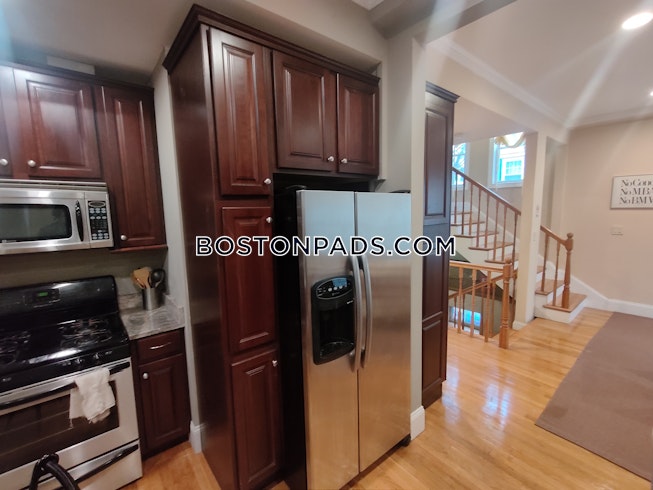 Boston - $4,800 /mo