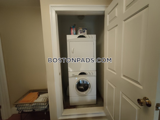 Boston - $4,800 /mo