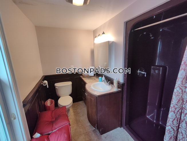 Boston - $4,800 /mo