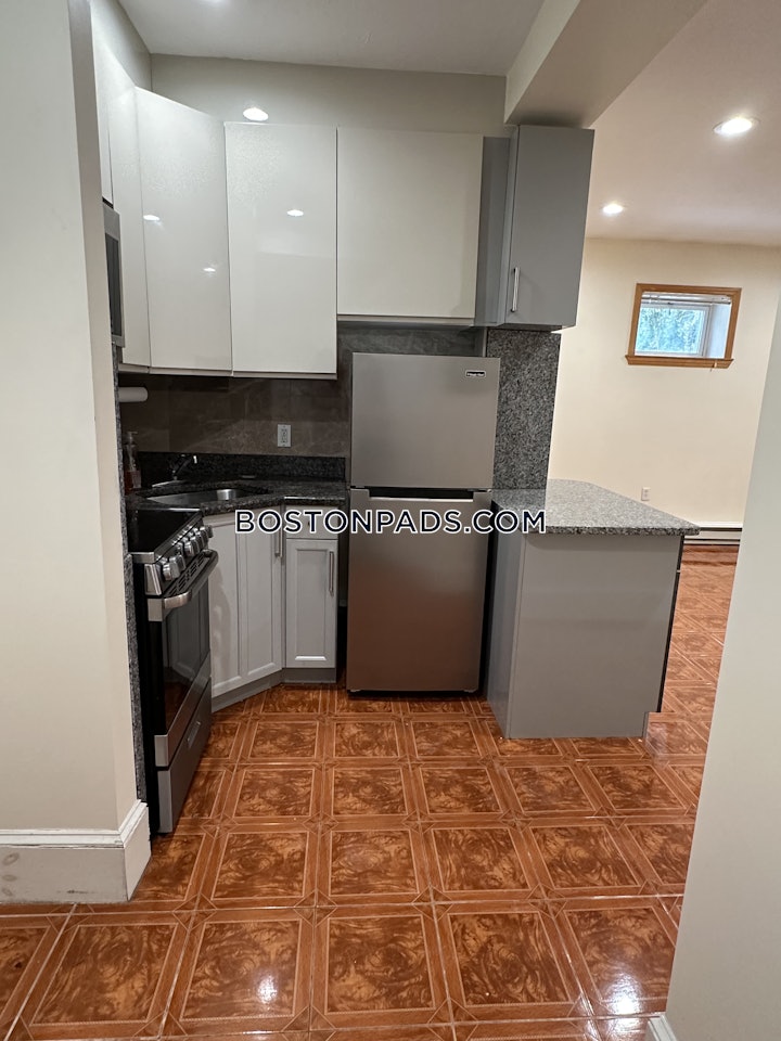 brookline-excellent-1-bed-1-bath-available-now-on-babcock-st-in-brookline-coolidge-corner-2600-4055532 