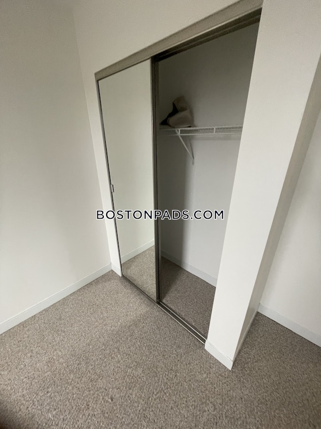 Boston - $3,373 /mo