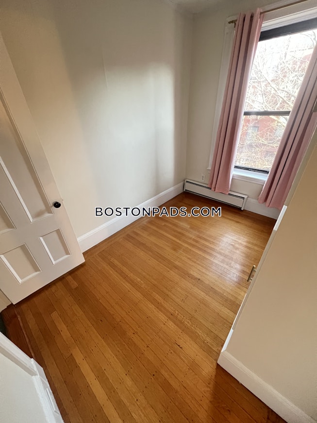 Boston - $4,250 /mo