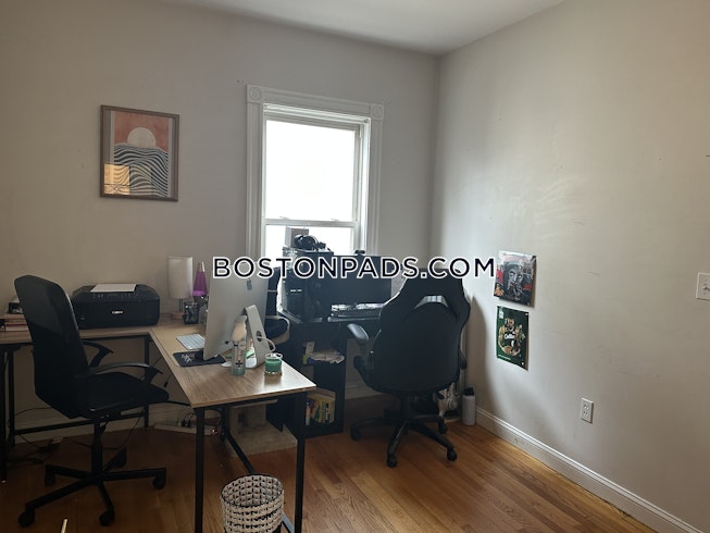 Somerville - $4,200 /mo