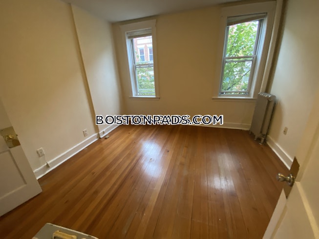 Boston - $2,400 /mo