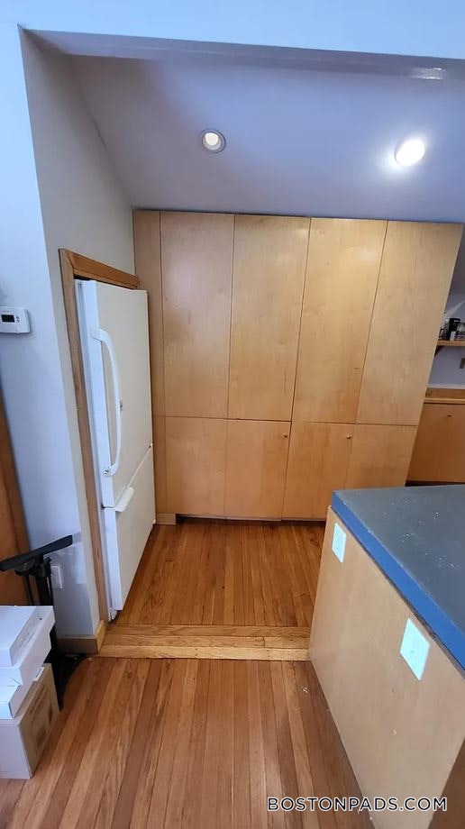 Cambridge - $3,800